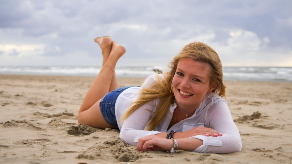 Ilse van Deutekom - strandshoot - Bloemendaal aan Zee - Fotomodel